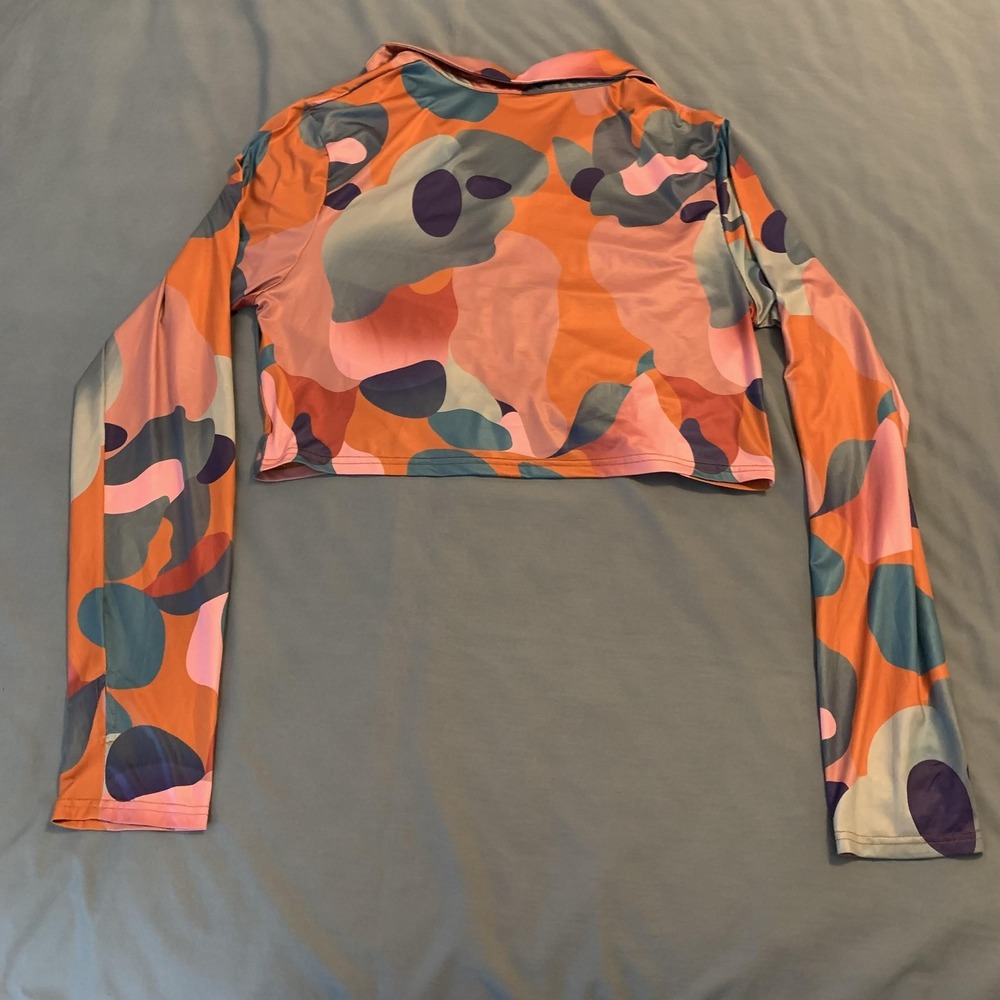 KOANDAILY Blouse Womens Medium Camo Ruched Button Front Long Sleeve Crop Top - Picture 7 of 8